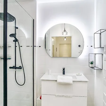 Large&modern Flat Just Nearby Ponts-jumeaux In - Welkeys *